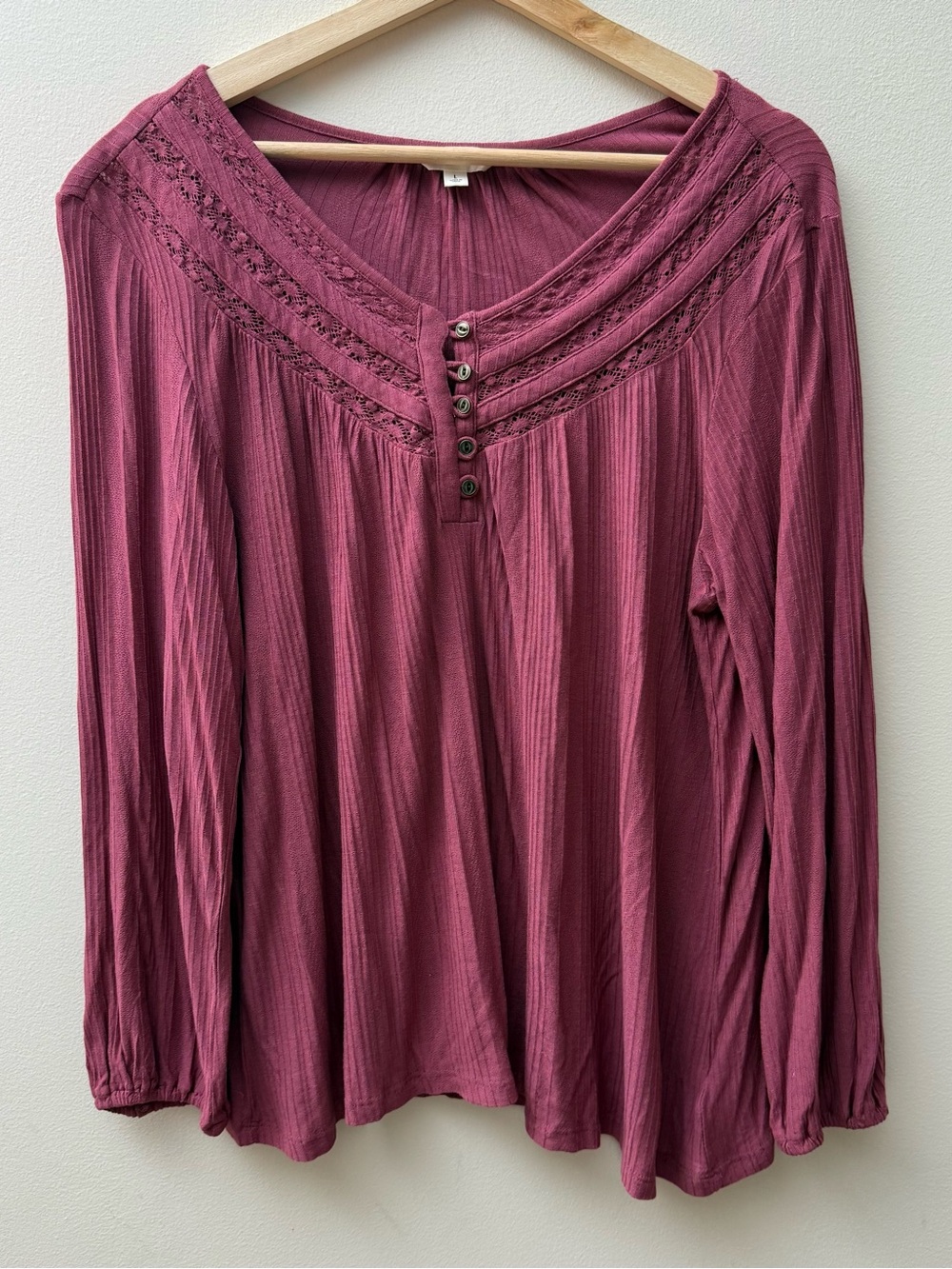Lucky Brand Violet Quartz Lace Yoke Henley Peasant Top - Picture 2 of 9